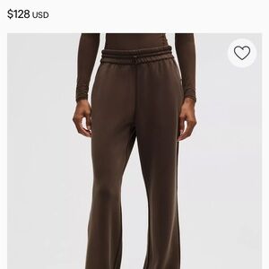 Lululemon Softstreme High-Rise Pant
Regular 2 -walnut crunch